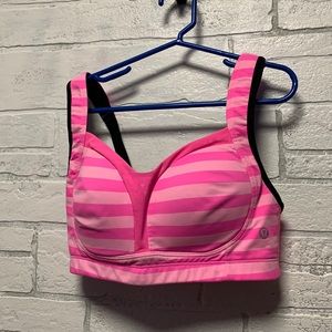 LULULEMON Athletica Ta Ta Tamer Pink Striped 32D Sports Bra